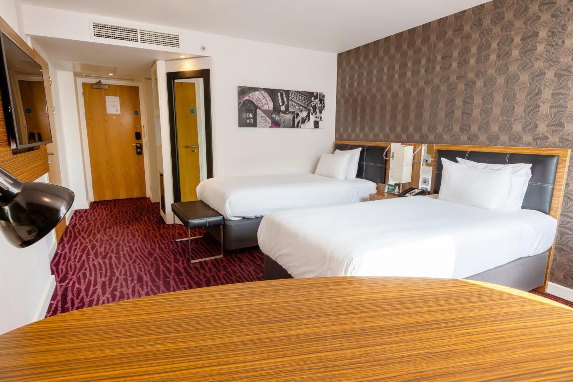 Holiday Inn Manchester-Mediacityuk By Ihg Солфорд Экстерьер фото