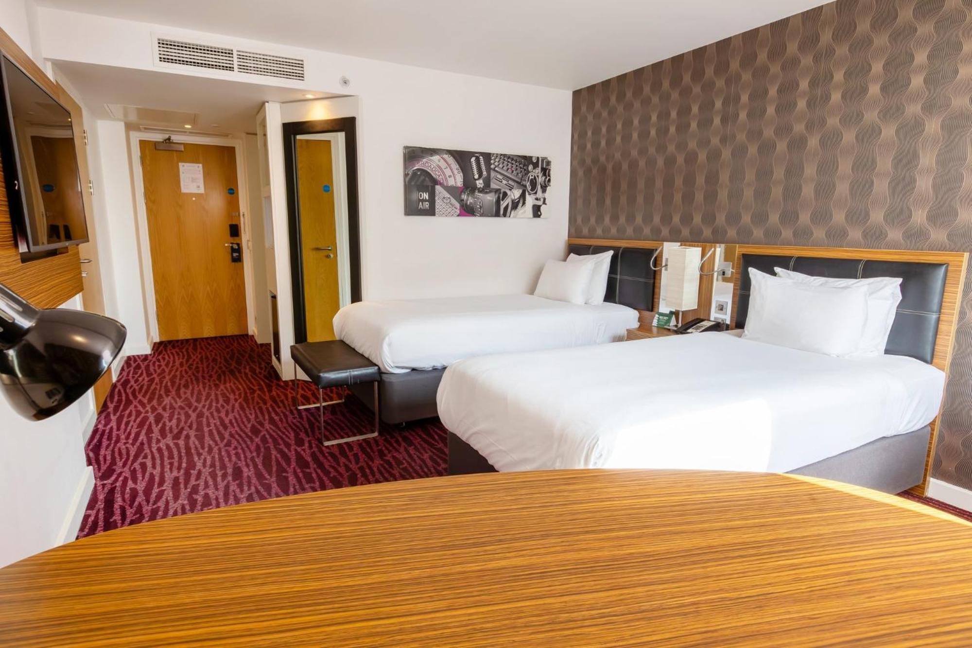 Holiday Inn Manchester-Mediacityuk By Ihg Солфорд Экстерьер фото